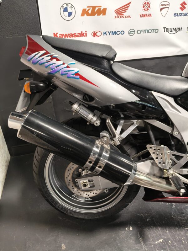 KAWASAKI ZX-9R - Imagen 10